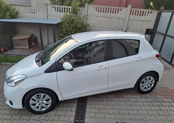 Toyota Yaris cena 25900 przebieg: 152000, rok produkcji 2012 z Świebodzice małe 211